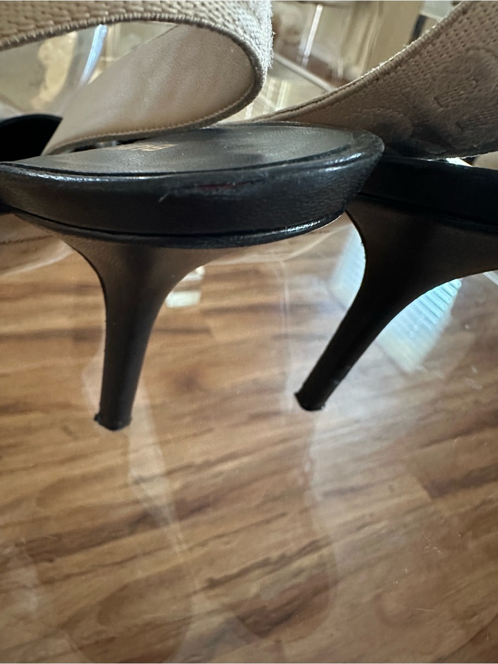 Burberry Black Leather Pointed Slingback Heels with Beige Strap - Picture 8 of 8